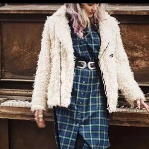 Unif URBAN OUTFITTERS ☆off white  TEDDY BEAR JACKET COAT WOMENS ☆Size Medium NWT